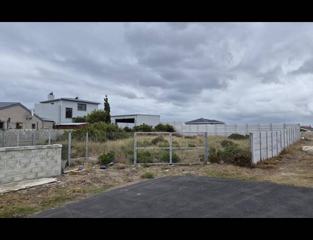 LAND FOR SALE IN PERLEMOENBAAI